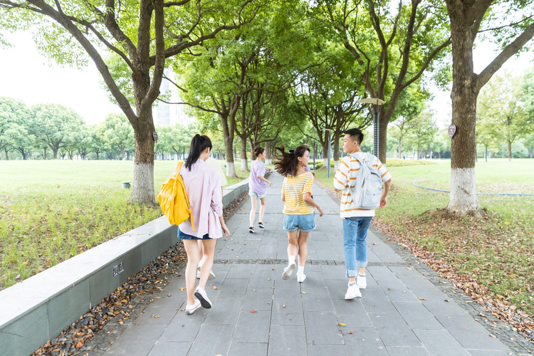 四川屏山县职业专业学校音乐演出专业怎样样,好欠好?勤学吗